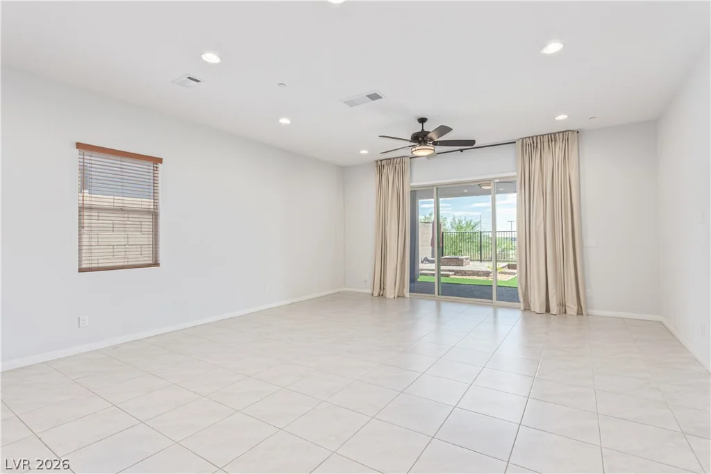 298 Nine Mile Creek, Las Vegas, NV 89138