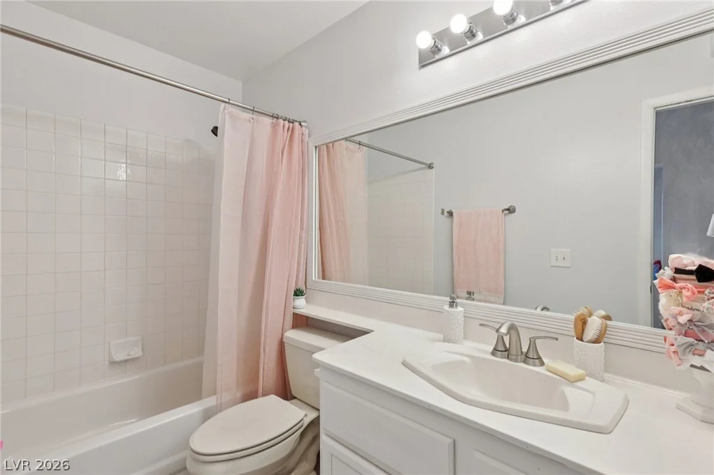 6964 Coral Rock, Las Vegas, NV 89108