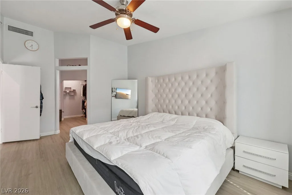 6964 Coral Rock, Las Vegas, NV 89108
