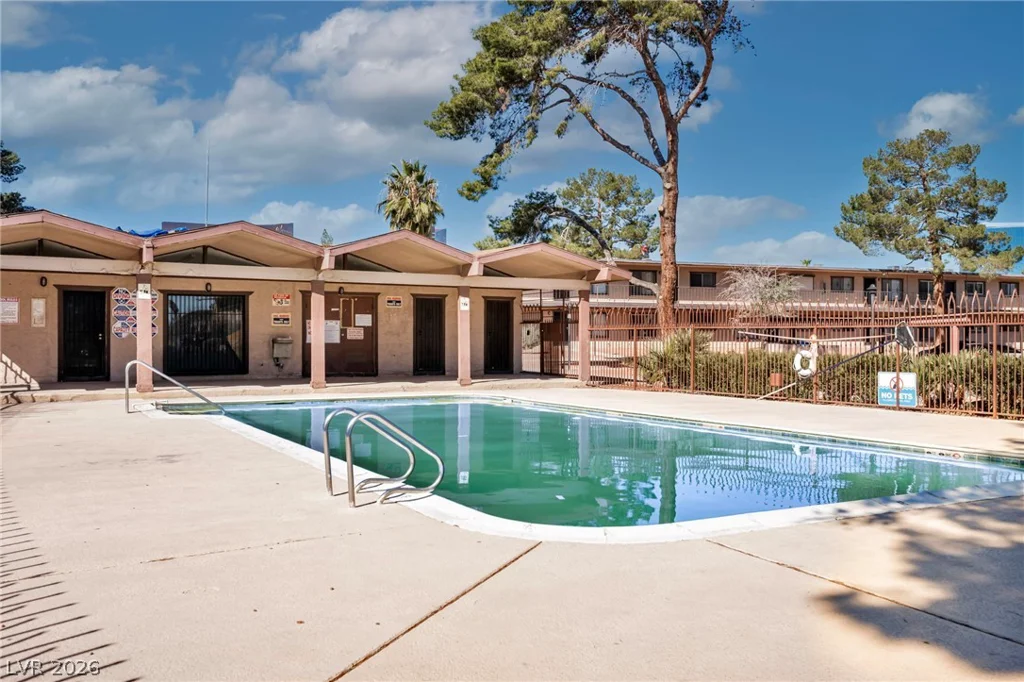 605 Royal Crest, Las Vegas, NV 89169