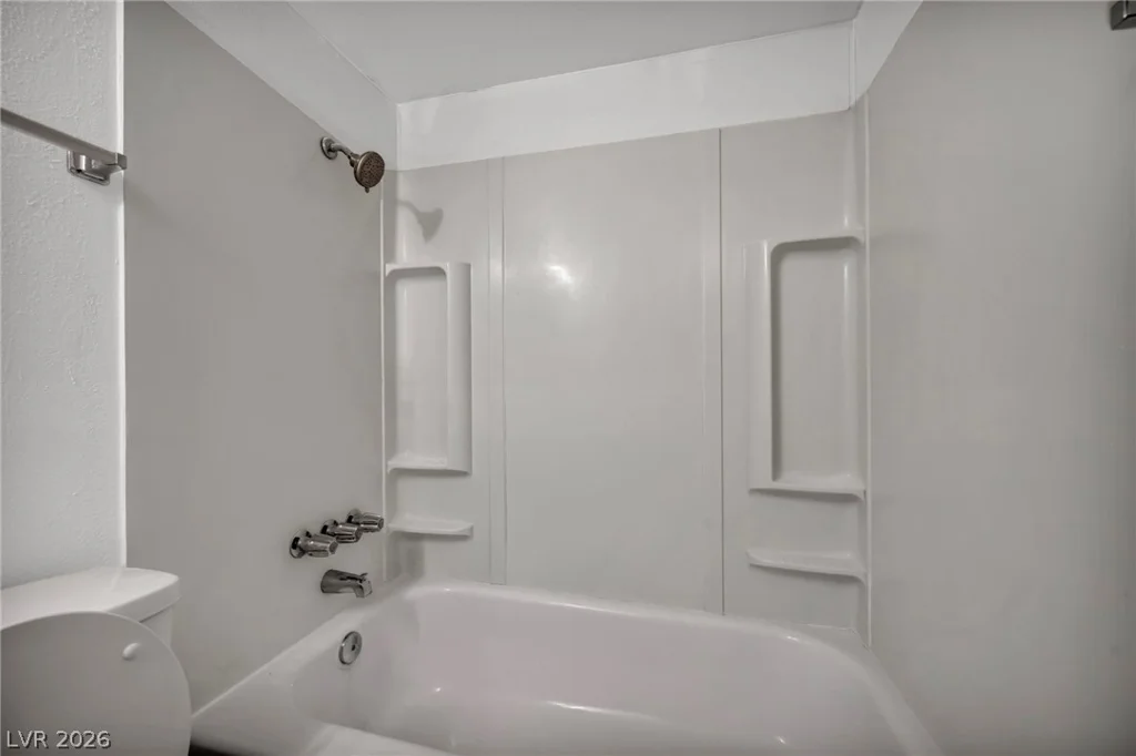 605 Royal Crest, Las Vegas, NV 89169