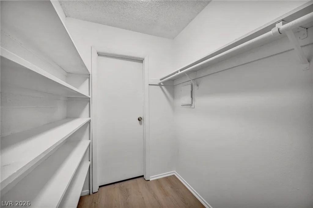 605 Royal Crest, Las Vegas, NV 89169
