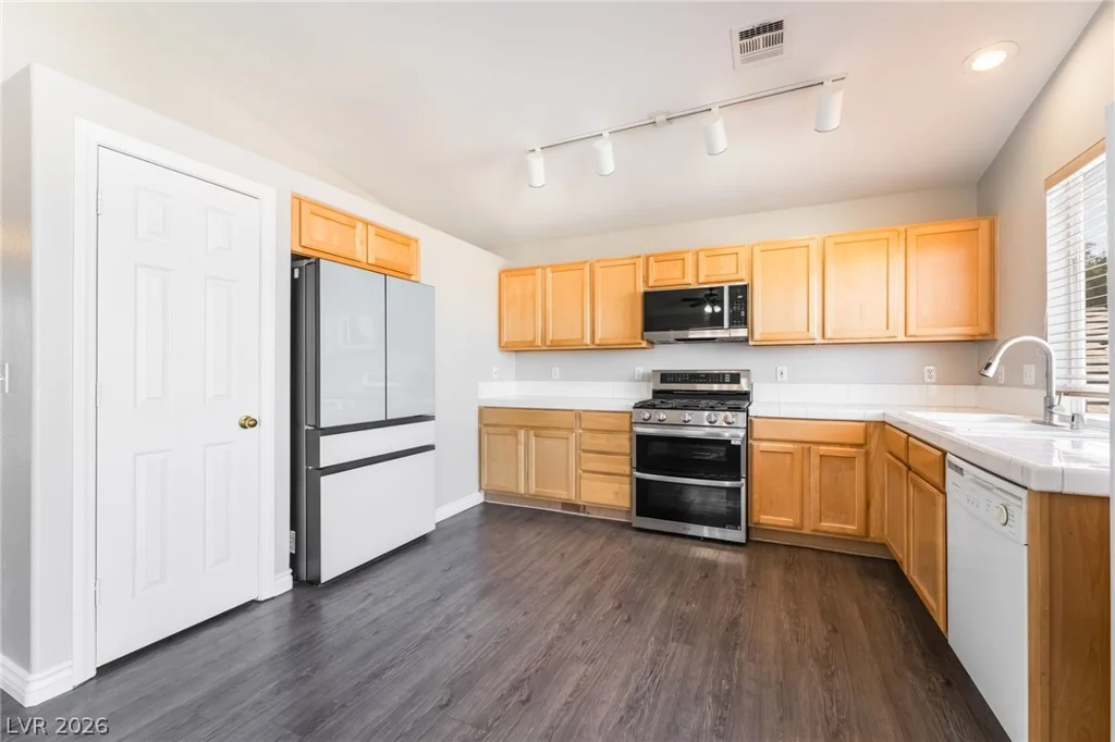 1892 Pyle, Las Vegas, NV 89183