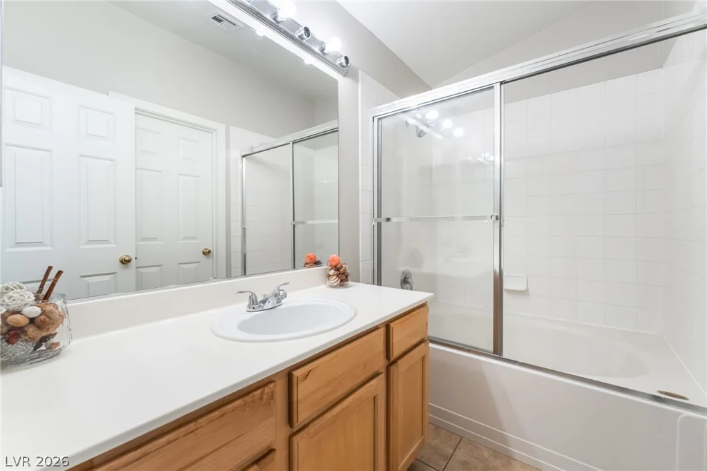 1892 Pyle, Las Vegas, NV 89183
