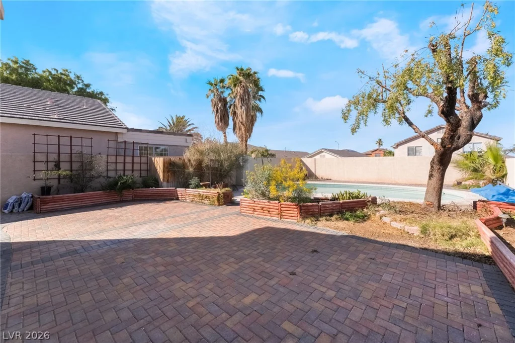 1892 Pyle, Las Vegas, NV 89183