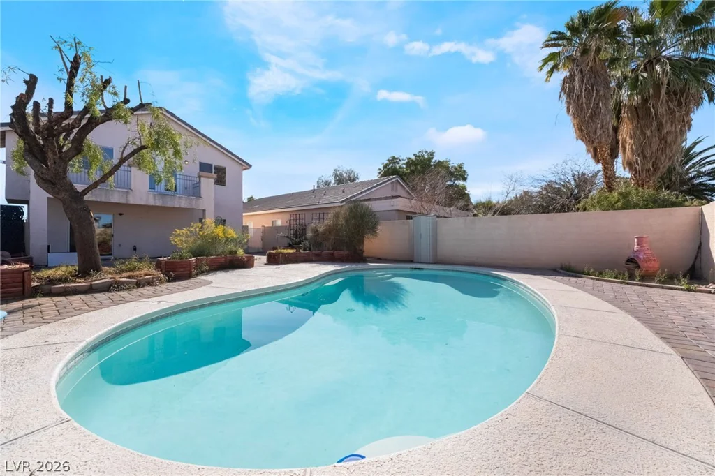 1892 Pyle, Las Vegas, NV 89183
