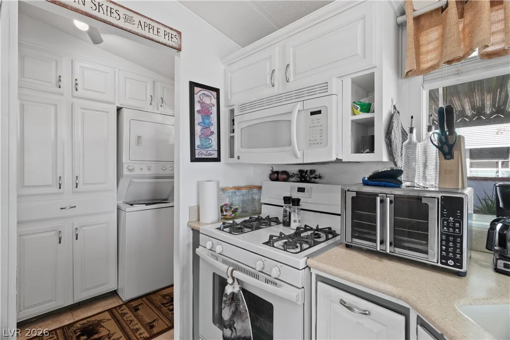 1655 Granada, Laughlin, NV 89029