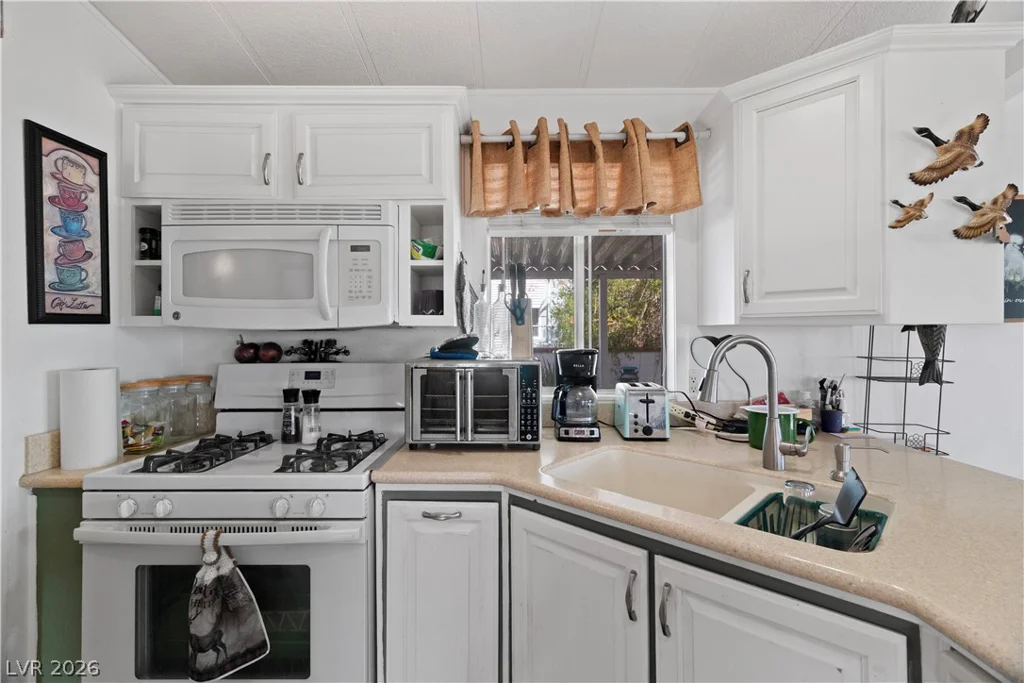1655 Granada, Laughlin, NV 89029