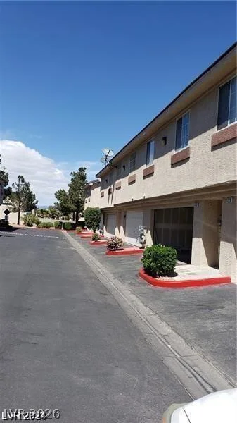 1236 Dusty Creek, Las Vegas, NV 89128