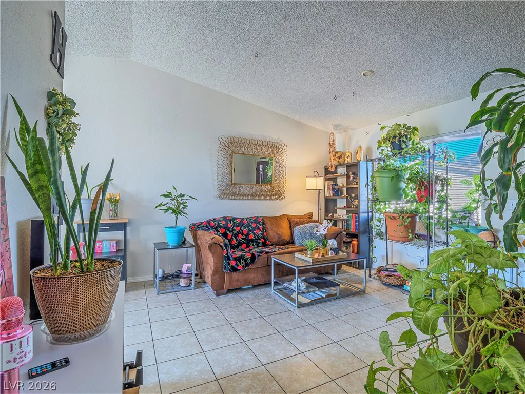 372 Linn, Las Vegas, NV 89110