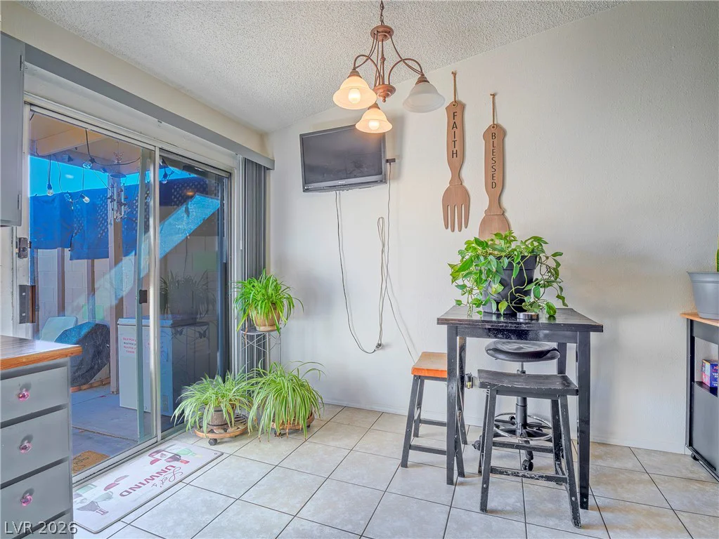 372 Linn, Las Vegas, NV 89110