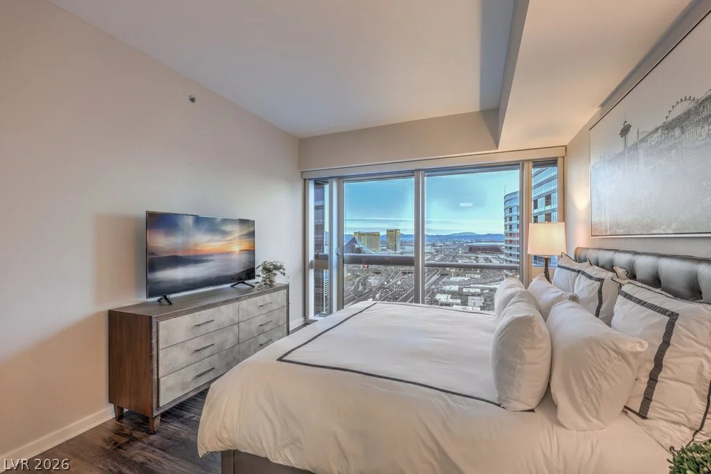 4471 Dean Martin, Las Vegas, NV 89103