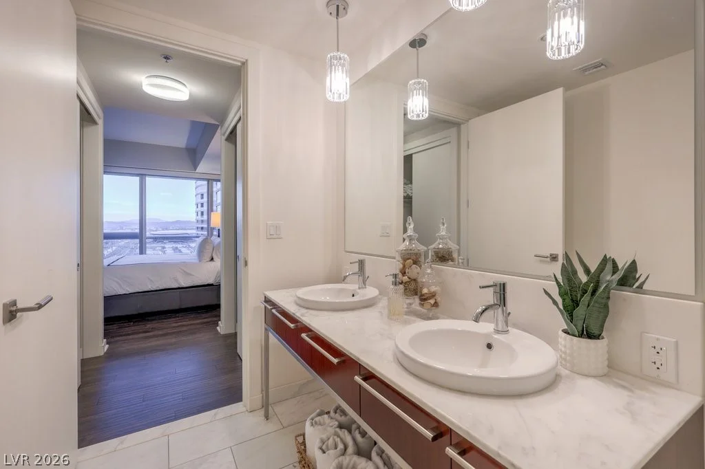 4471 Dean Martin, Las Vegas, NV 89103