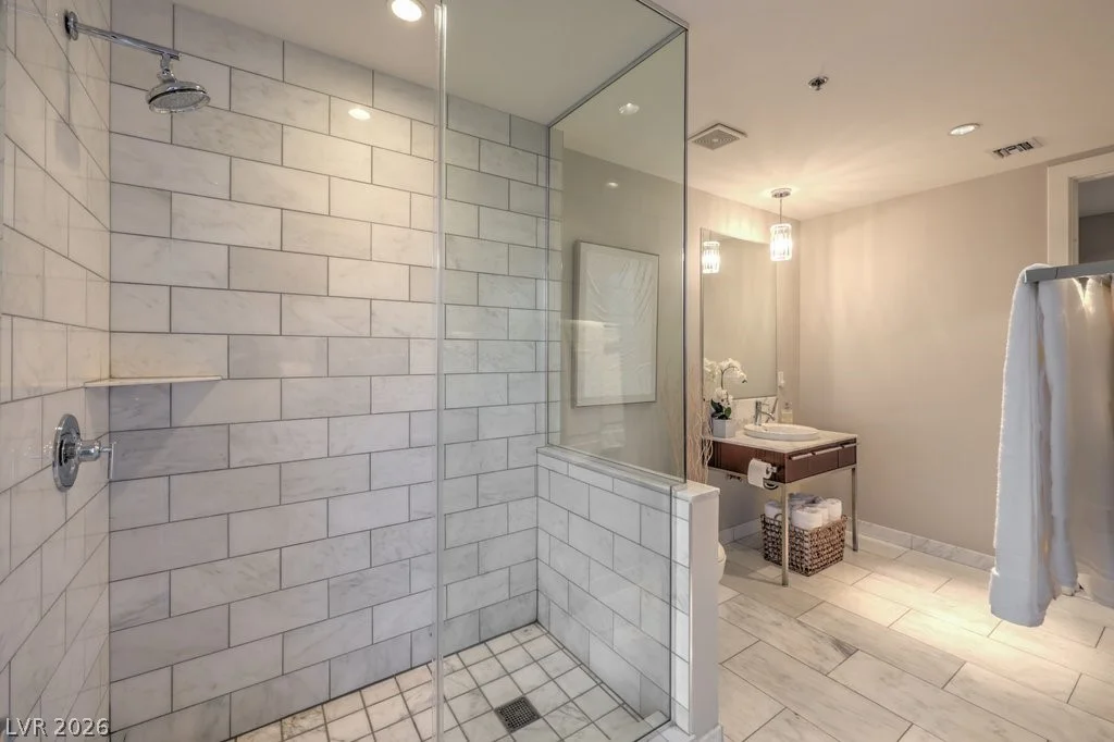 4471 Dean Martin, Las Vegas, NV 89103