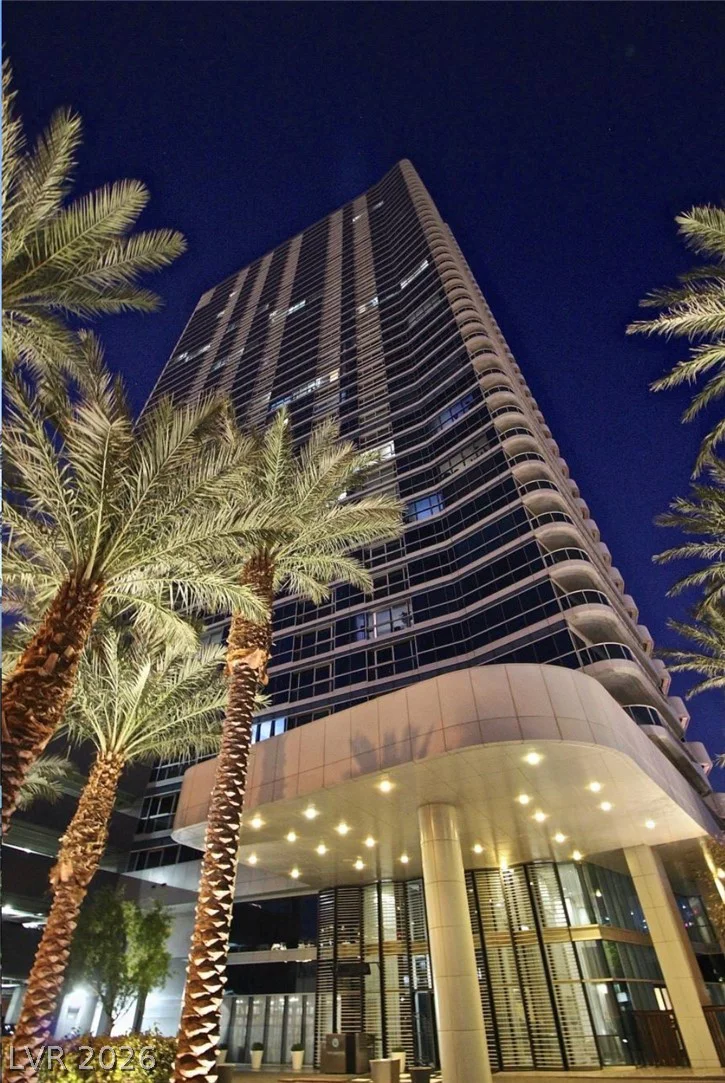 4471 Dean Martin, Las Vegas, NV 89103