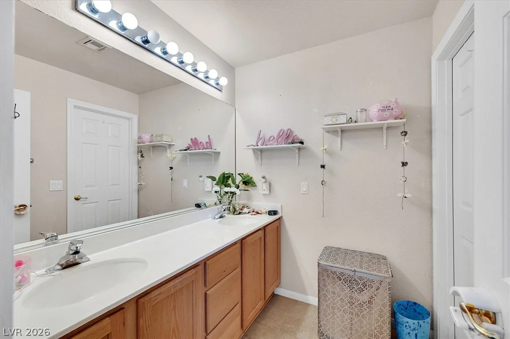 10105 Shore Pine, Las Vegas, NV 89129