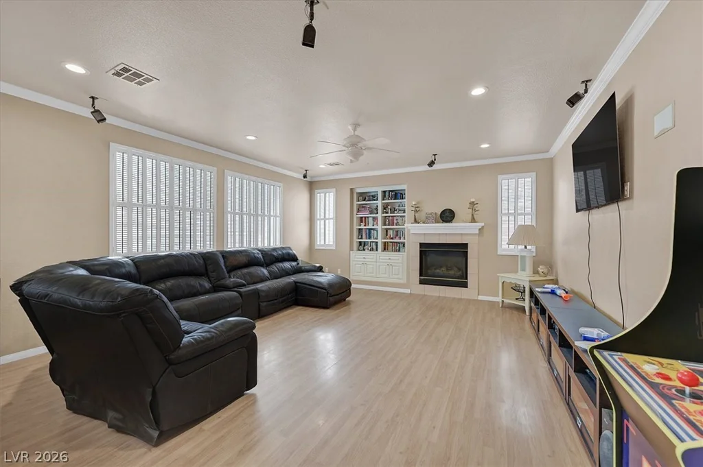 10105 Shore Pine, Las Vegas, NV 89129
