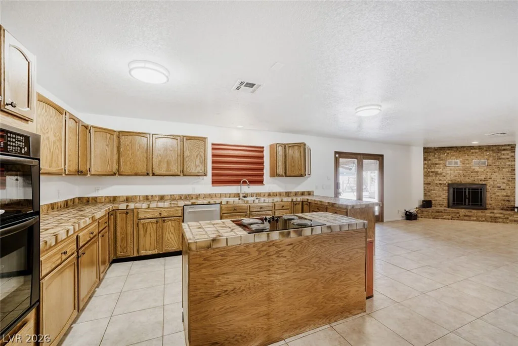 6151 Jo Marcy, Las Vegas, NV 89131