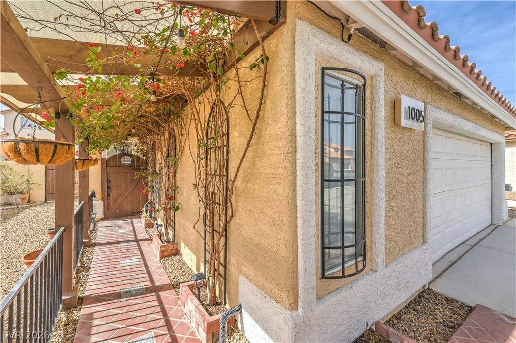 1005 Rainbow Meadows, Las Vegas, NV 89128