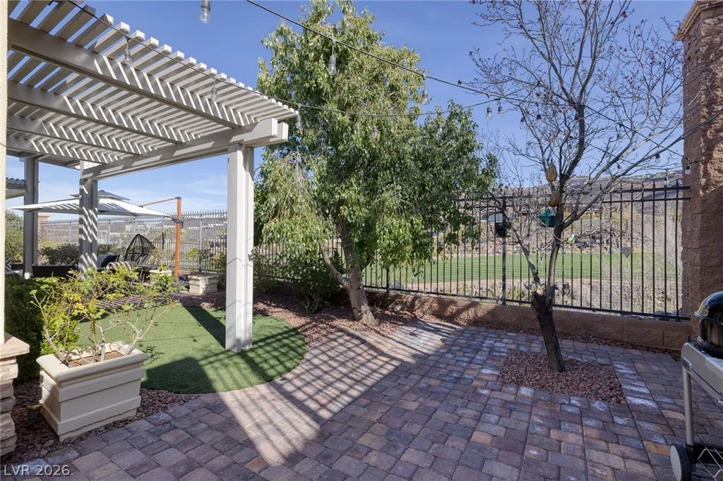 1328 Enchanted River, Henderson, NV 89012