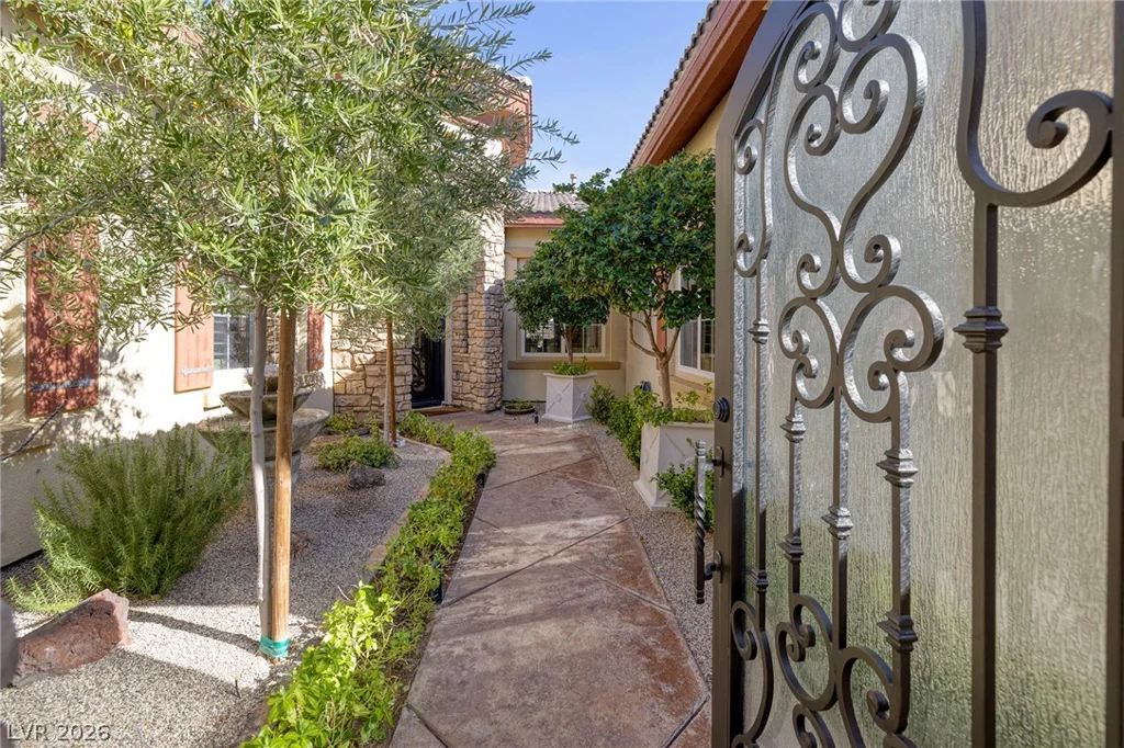 1328 Enchanted River, Henderson, NV 89012