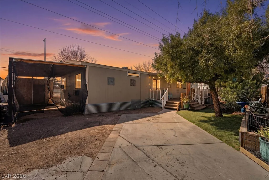 2885 Green Tree, Las Vegas, NV 89142