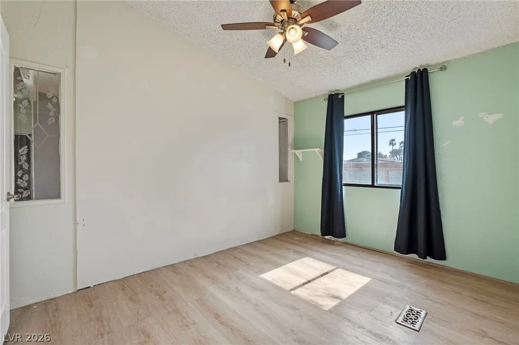 2885 Green Tree, Las Vegas, NV 89142
