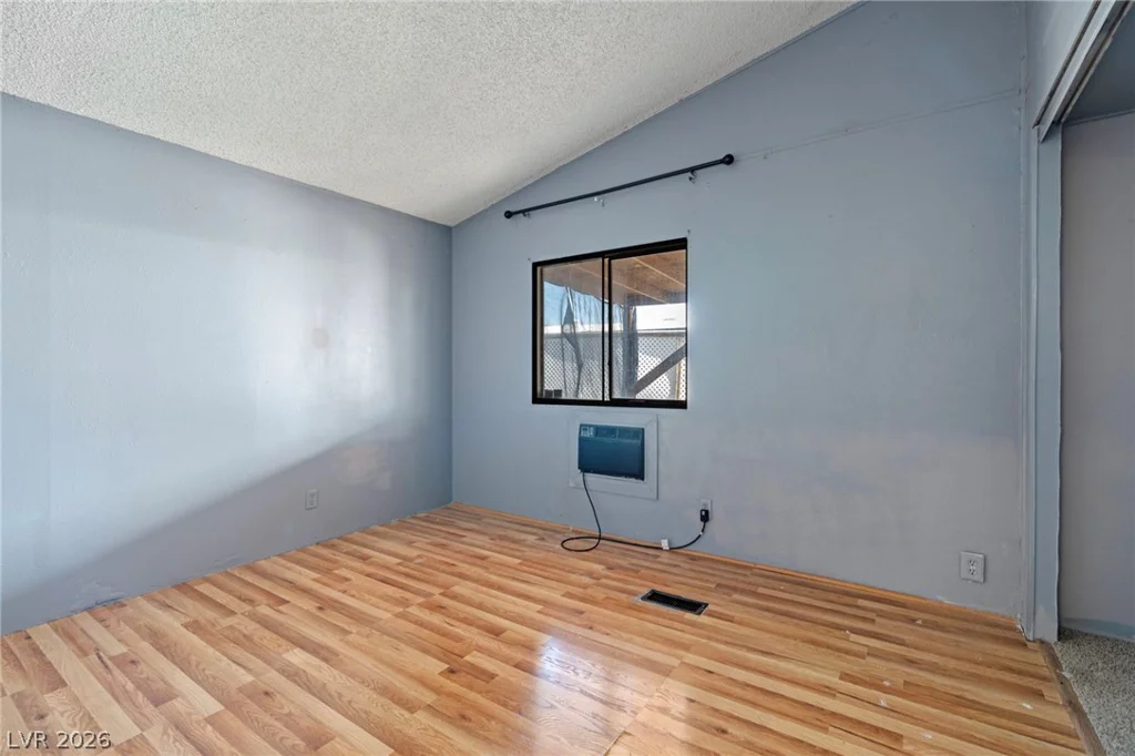 2885 Green Tree, Las Vegas, NV 89142