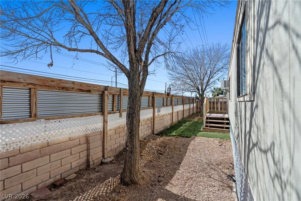 2885 Green Tree, Las Vegas, NV 89142
