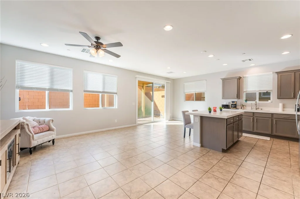 10583 Dryades, Las Vegas, NV 89166