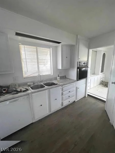 5580 Carey, Las Vegas, NV 89156