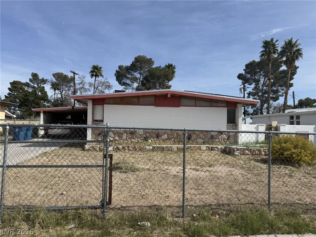 2301 Chapman, Las Vegas, NV 89104