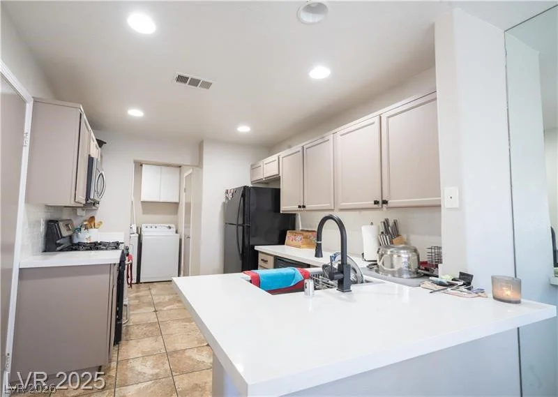 2753 Stargate, Las Vegas, NV 89108