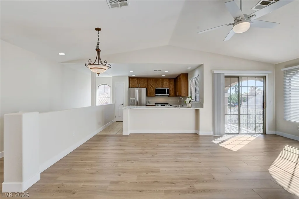 7320 Camrose Ridge, Las Vegas, NV 89149