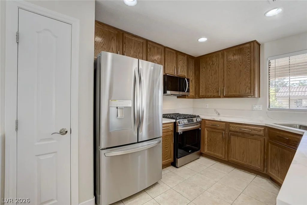 7320 Camrose Ridge, Las Vegas, NV 89149