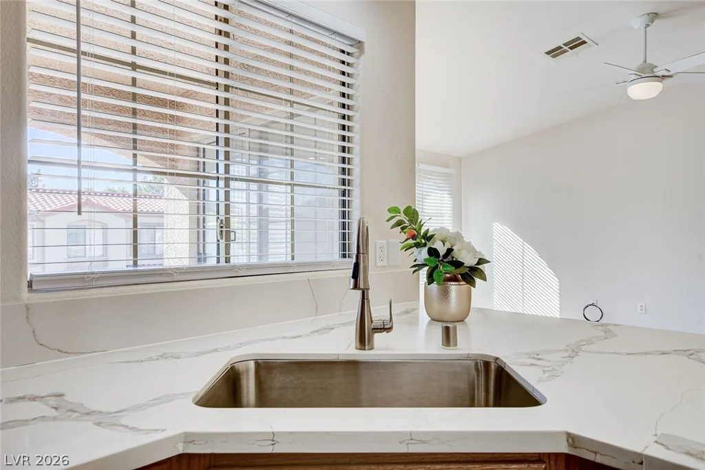 7320 Camrose Ridge, Las Vegas, NV 89149
