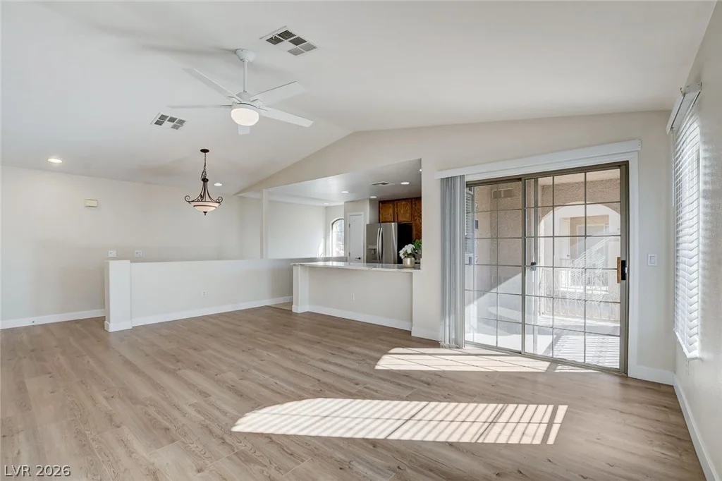 7320 Camrose Ridge, Las Vegas, NV 89149