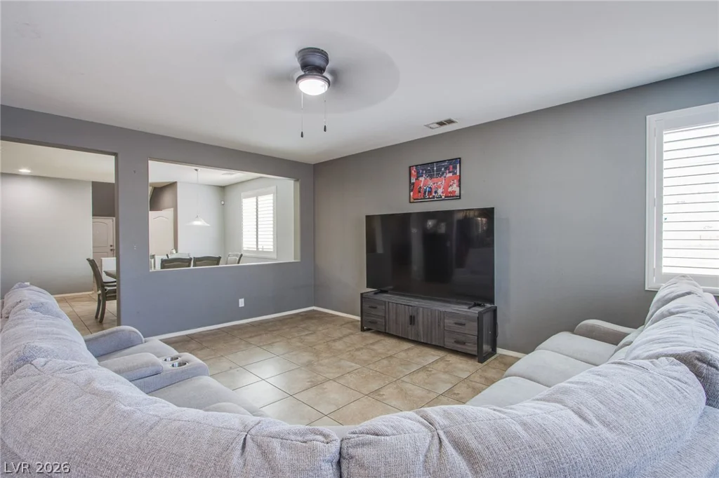 10633 Mount Blackburn, Las Vegas, NV 89166