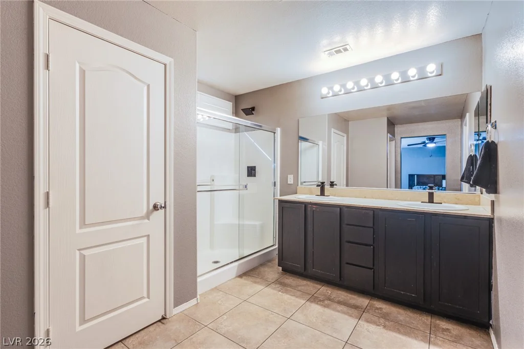 10633 Mount Blackburn, Las Vegas, NV 89166