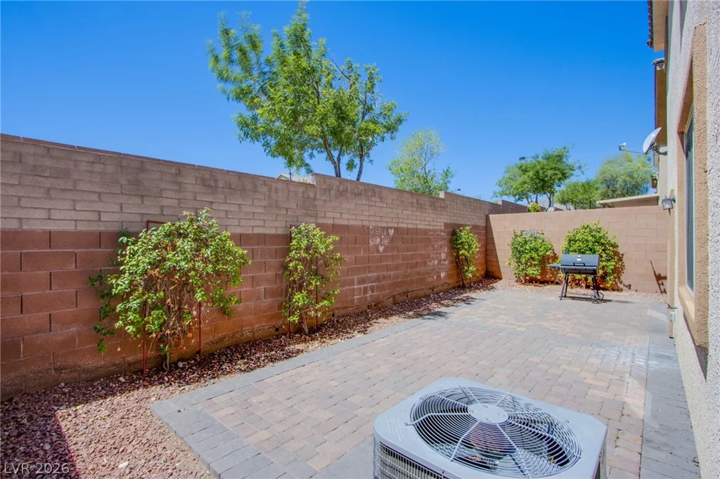 10633 Mount Blackburn, Las Vegas, NV 89166