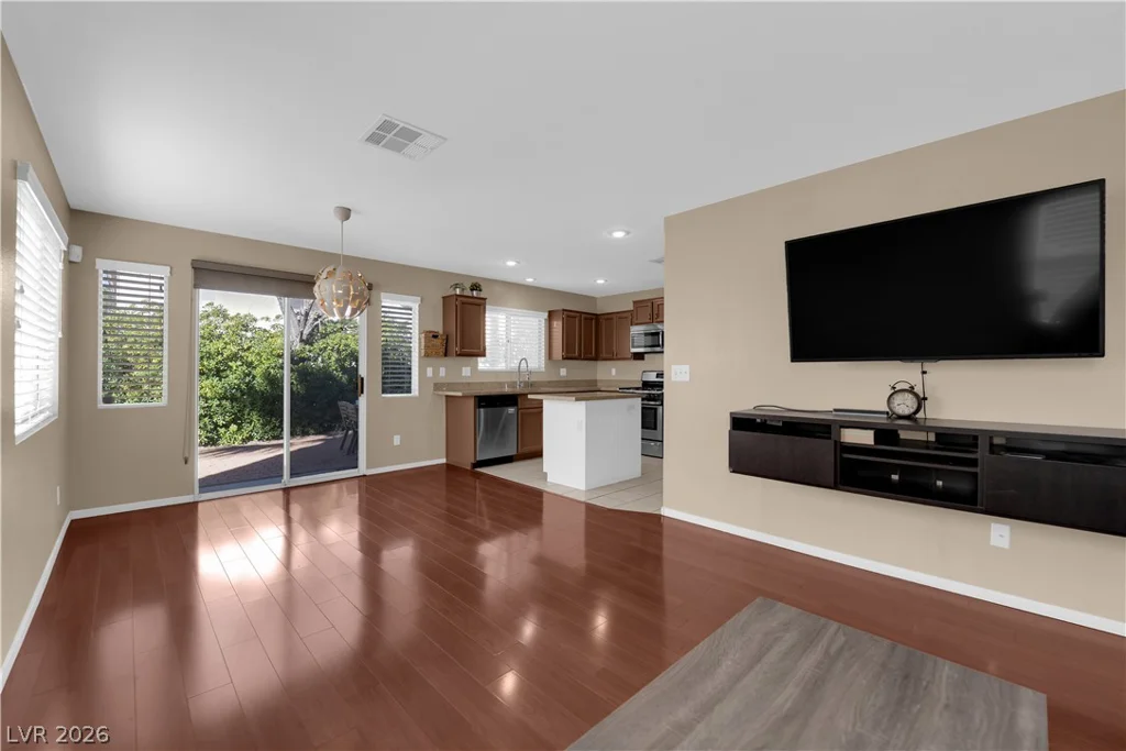 9127 Lava Bluff, Las Vegas, NV 89123