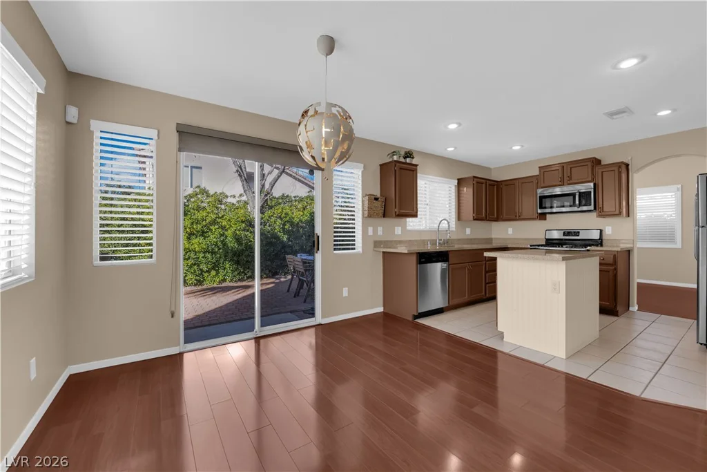 9127 Lava Bluff, Las Vegas, NV 89123