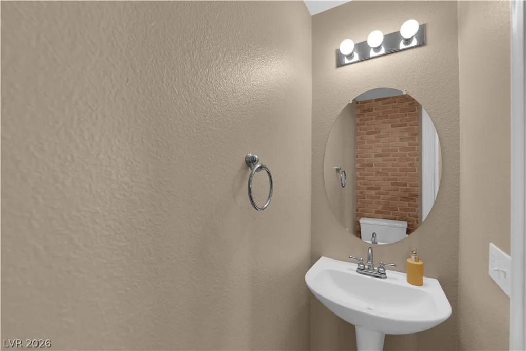 9127 Lava Bluff, Las Vegas, NV 89123
