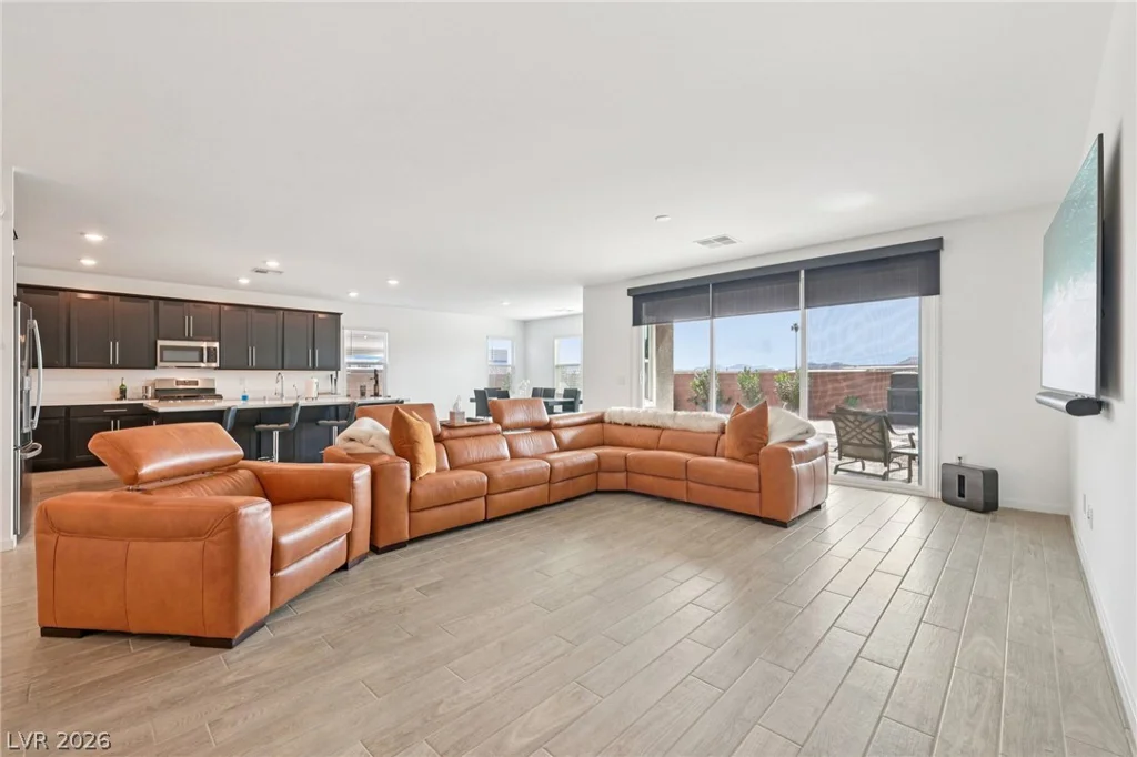 6261 Lamont Hills, Las Vegas, NV 89139