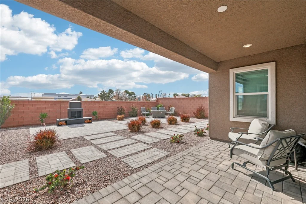6261 Lamont Hills, Las Vegas, NV 89139