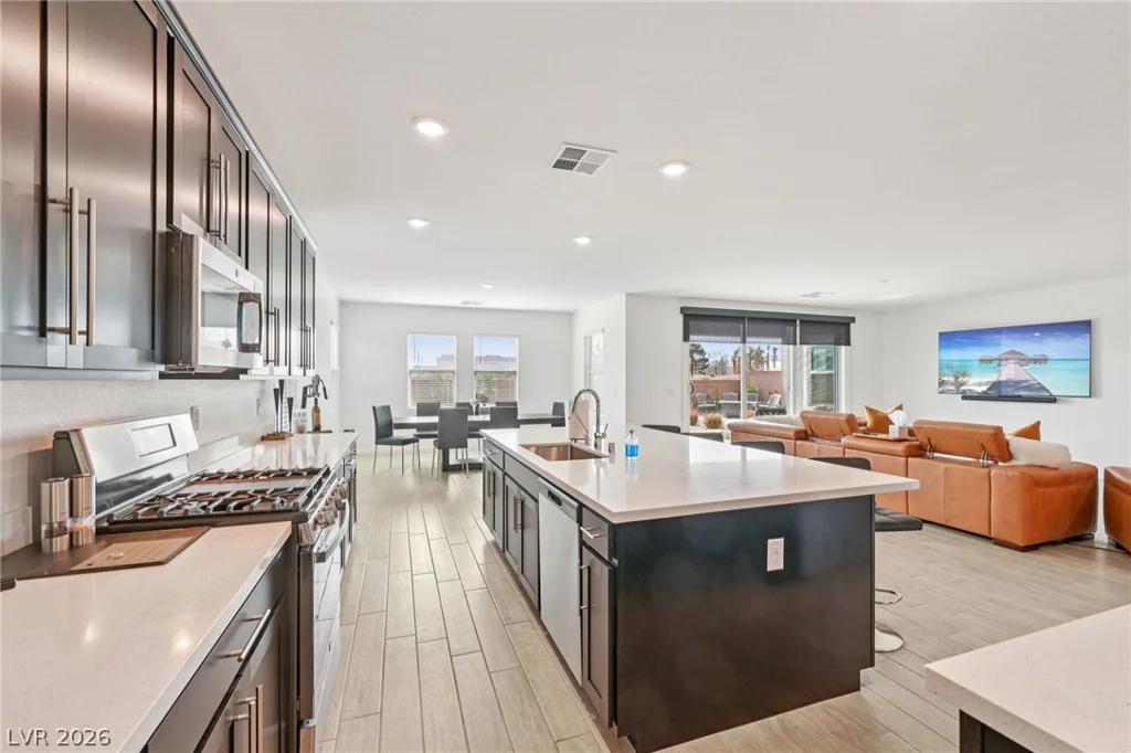 6261 Lamont Hills, Las Vegas, NV 89139
