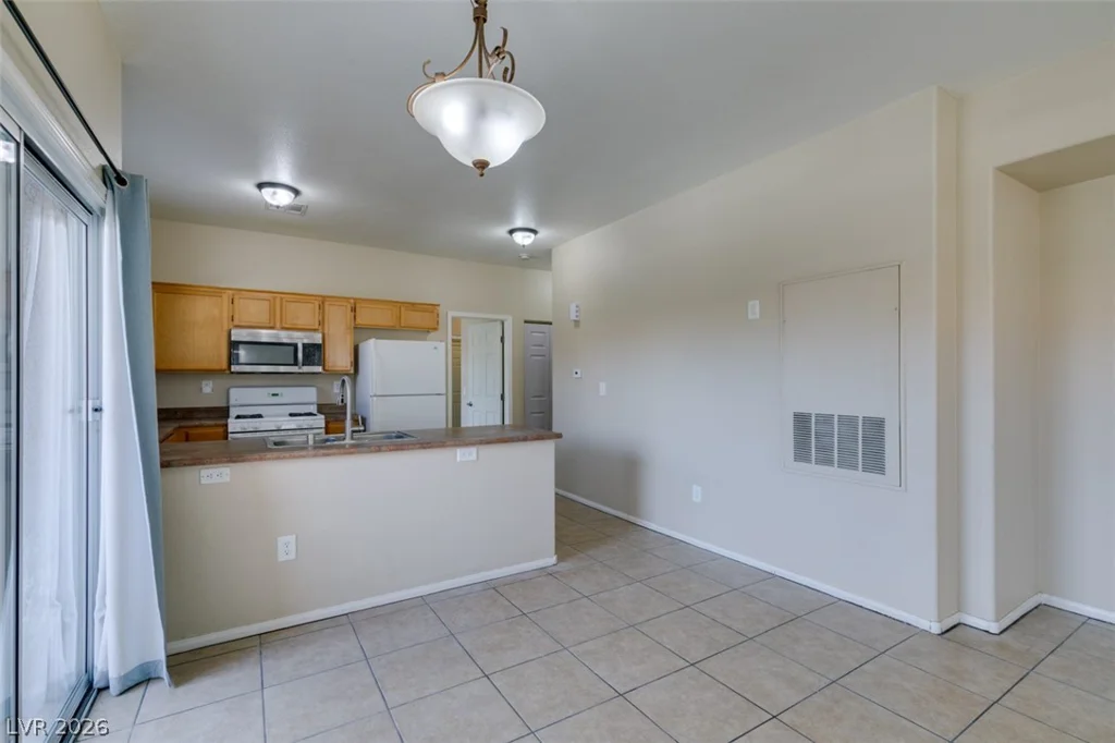 3812 Ormond Beach, Las Vegas, NV 89129