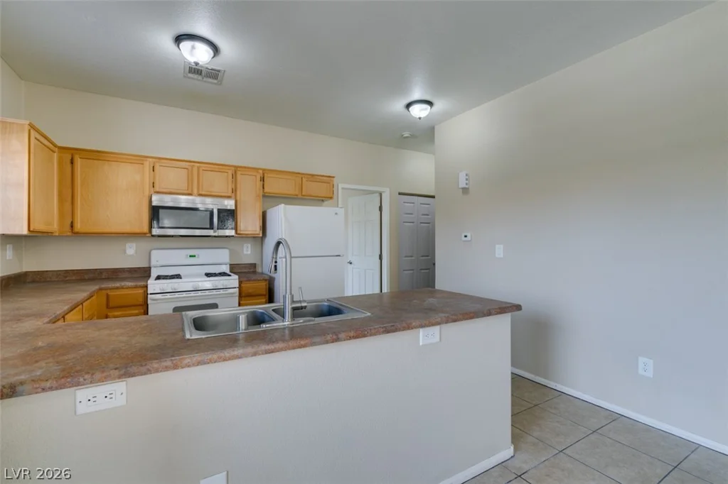 3812 Ormond Beach, Las Vegas, NV 89129