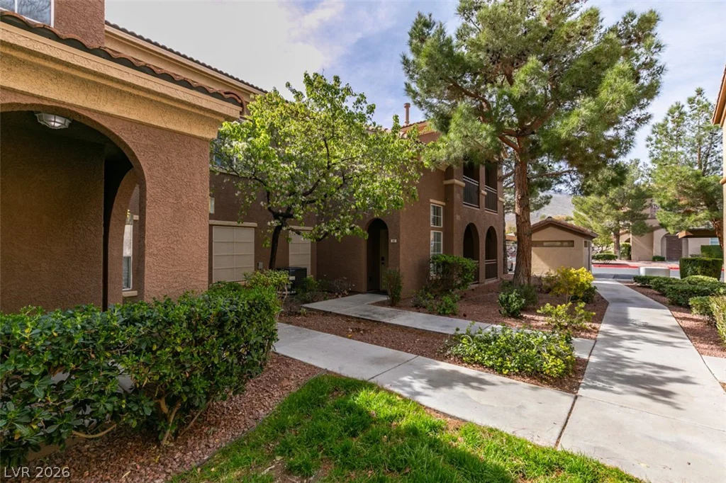 3812 Ormond Beach, Las Vegas, NV 89129