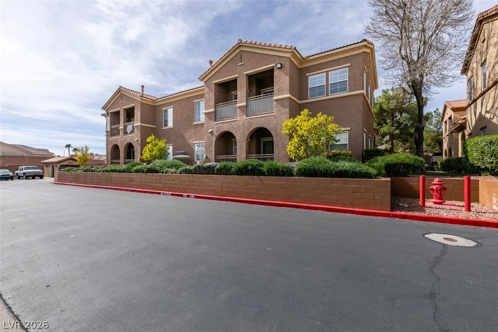 3812 Ormond Beach, Las Vegas, NV 89129